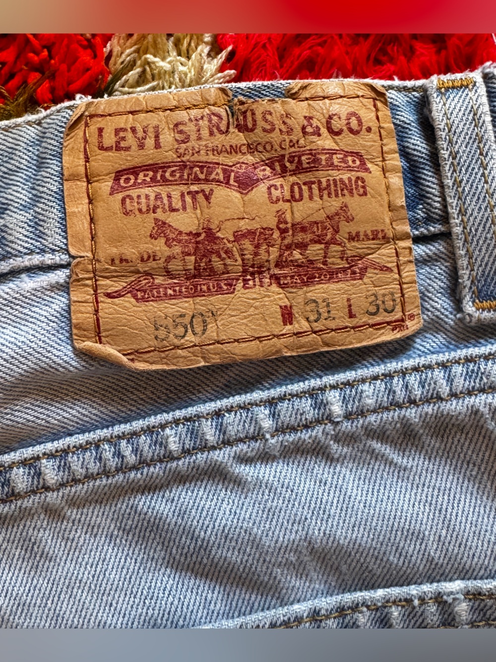 Y2K Vintage Levi’s 100% Cotton Light Wash Cut Off Jeans Sz M - Picture 4 of 9